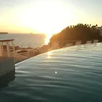 Wonderful Bay Apartment